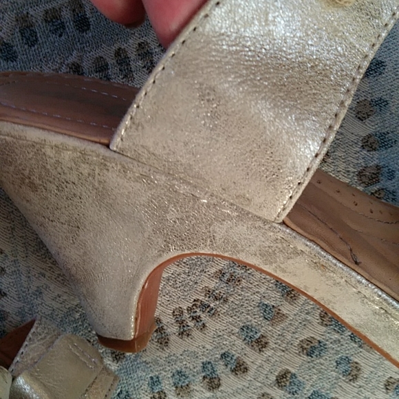 Born Crown Metallic Leather Heeled Sandal 8M/W Beige Cream Metallic - Picture 10 of 16